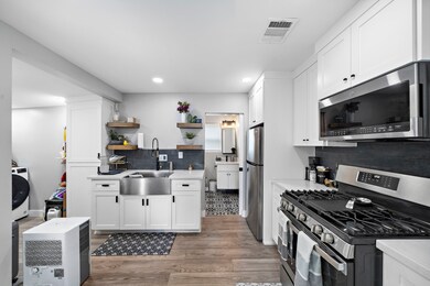 113 Wallace St, Houston, TX 77022 - photo 5