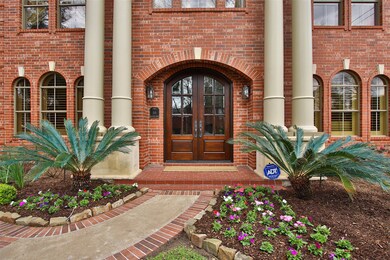 16 Hilshire Grove Ln, Houston, TX 77055 - photo 2