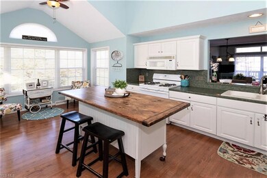 400 Blair Cir unit 15H, Aurora, OH 44202 - photo 6