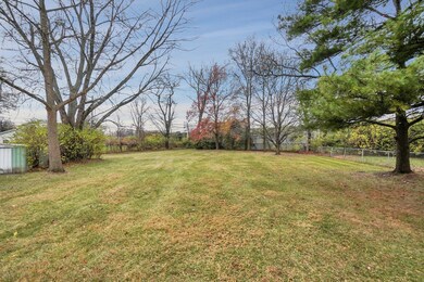 34-web-or-mls-6569-bosworth-square-w
