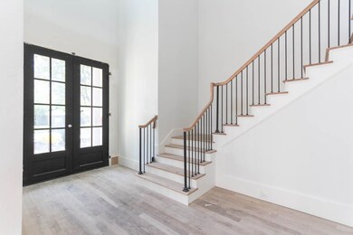 1521 Glourie Dr, Houston, TX 77055 - photo 2