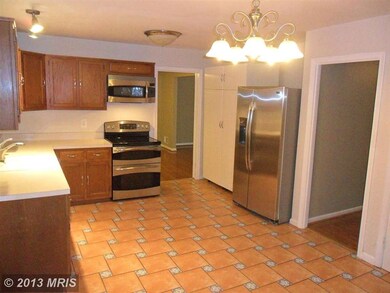 8006 Pyracantha Ct, Springfield, VA 22153 - photo 2