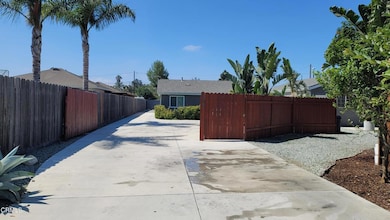 838 E Stroube St, Oxnard, CA 93036 - photo 4