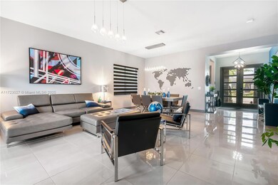 Ceramic floors throughout