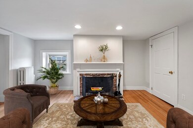 8 Brown St unit 4, Salem, MA 01970 - photo 3