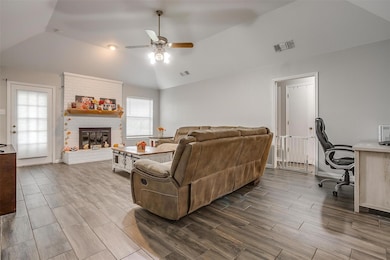 2712 N Hill Terrace, Cleburne, TX 76031 - photo 2