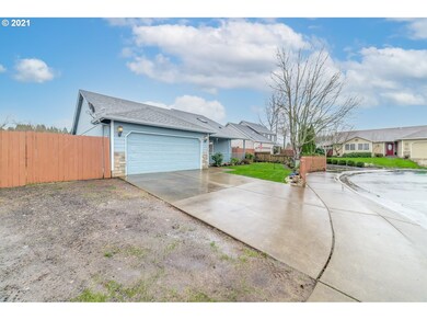 53 Sandalwood Loop, Creswell, OR 97426 - photo 3