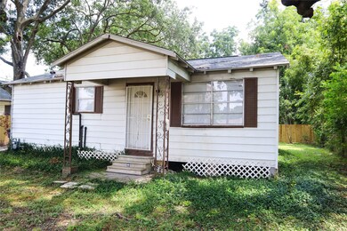 805 Ringold St, Houston, TX 77088 - photo 5