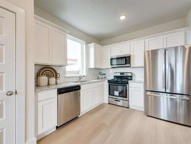 7676 Resting Mews Ln, North Richland Hills, TX 76182 - photo 6