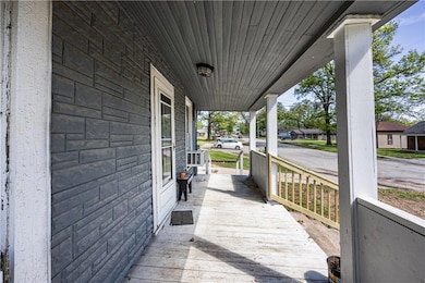 514 S 4th St, Neodesha, KS 66757 - photo 4