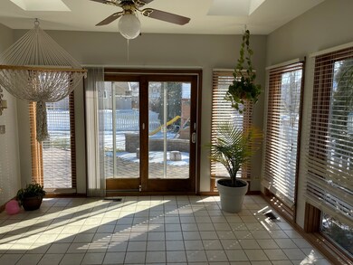 1226 Ardmore Dr, Naperville, IL 60540 - photo 3