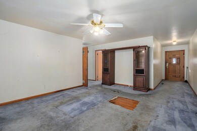 203 W Whiteside St-6