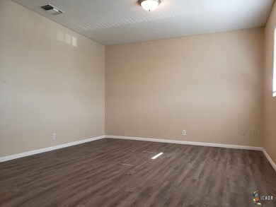 590 El Centro Ave unit 3 4 5, El Centro, CA 92243 - photo 2
