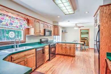 Large Eat in Kitchen
