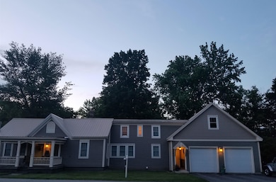 22 Chestnut St, Claremont, NH 03743 - photo 4