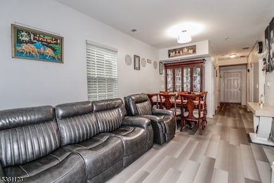 19A Koolidge Ct, Somerset, NJ 08873 - photo 3