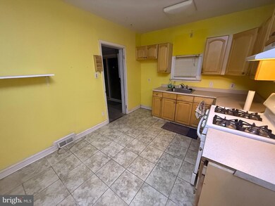 2704 Bayonne Ave, Baltimore, MD 21214 - photo 3