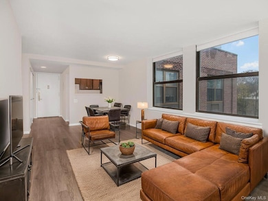 Scrimshaw House unit 7L, Yonkers, NY 10701 - photo 6