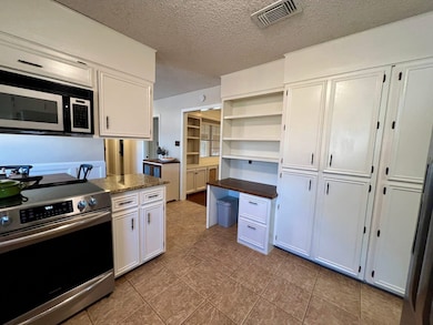 9207 Beverly Dr, Orange, TX 77630 - photo 7