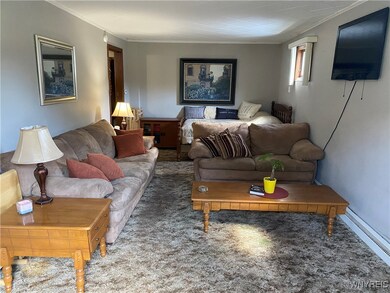 Living Room (can be used as an additional bedroom)