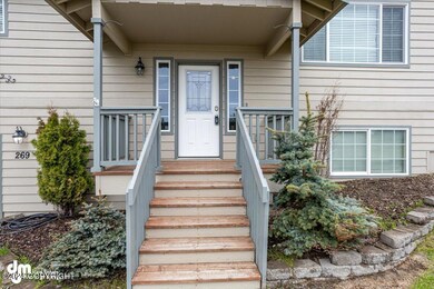 05-front exterior_IMG_5405