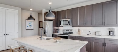 4 to 8 Weeks Free on Select Units!
