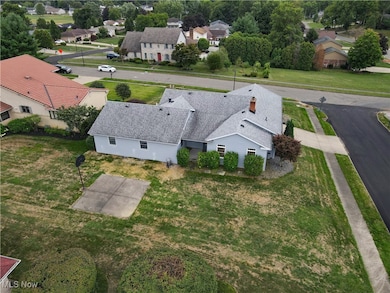 1402 Clinton St, Niles, OH 44446 - photo 6