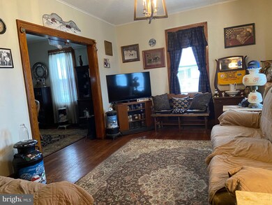 220 Lewis St, Tamaqua, PA 18252 - photo 3