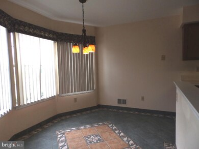 76 Beacon Place, Trenton, NJ 08691 - photo 4