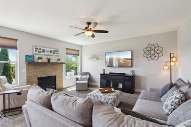 6-web-or-mls-Champlain Dr-006