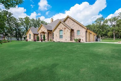 621 Shady Pond Ln, Azle, TX 76020 - photo 3