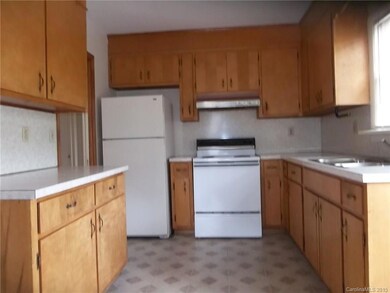 4227 Walker Rd unit 4, Charlotte, NC 28211 - photo 3