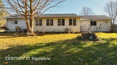 3201 Gehring Dr, Flint, MI 48506 - photo 4