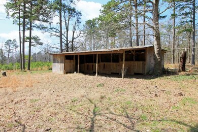 Horse barn w/ stalls