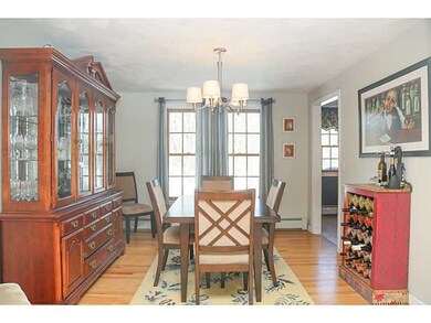 Dining Room. 10 6
