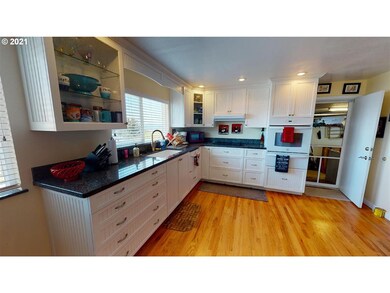 94017 Doyle Point Rd, Gold Beach, OR 97444 - photo 5