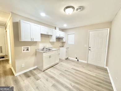 6454 Unit - Kitchen