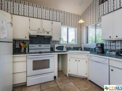 310 Pat Garrison St unit B10, San Marcos, TX 78666 - photo 6