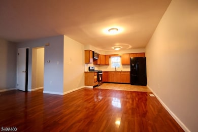 124 Dickerson St, Newark, NJ 07107 - photo 3