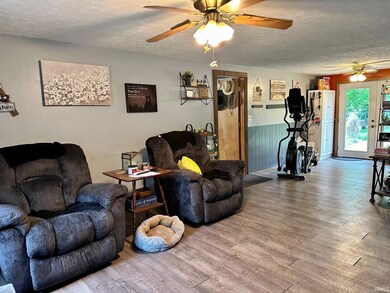 132 Woodlawn Village, Mitchell, IN 47446 - photo 3