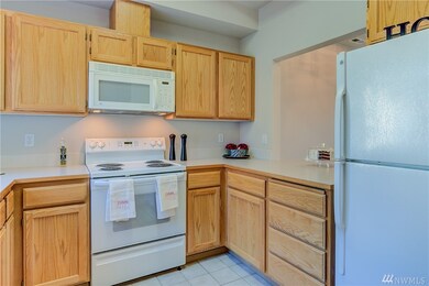 20901 Cypress Way unit 8, Lynnwood, WA 98036 - photo 6