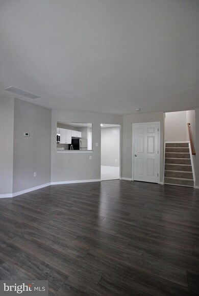 9203 Deer Crossing, Lorton, VA 22079 - photo 5