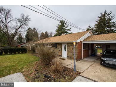 537 Port Indian Rd, Norristown, PA 19403 - photo 2