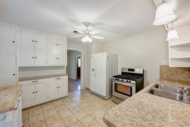 1059 Gardenia Dr, Houston, TX 77018 - photo 5