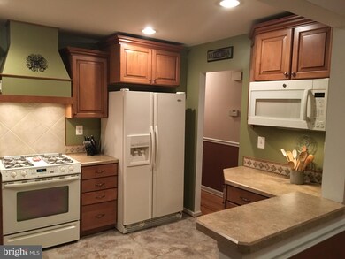 1016 Courtland Dr, Sykesville, MD 21784 - photo 3