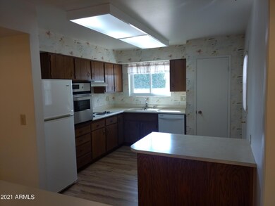 10025 W Cumberland Dr, Sun City, AZ 85351 - photo 2