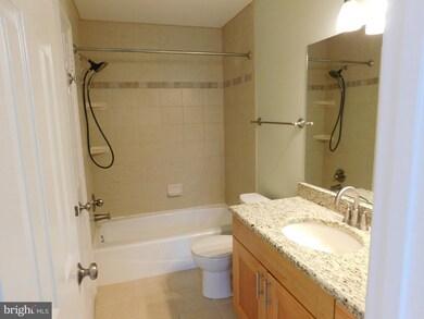 10821 Luxberry Dr, Rockville, MD 20852 - photo 7