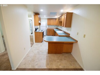 1284 Bramblewood Ln, Eugene, OR 97404 - photo 4