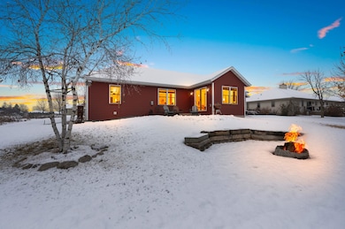 1394 Olde Apple Ln, Oshkosh, WI 54904 - photo 2