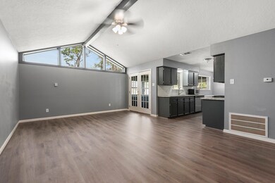 6802 Gaslight Cir unit 864E, Alvin, TX 77511 - photo 7